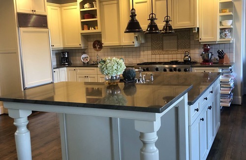 Chapel Hill House | Lakefront Luxurious Spacious Amazing Views Suites Available