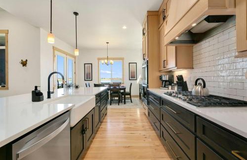 Centerra Villa | Lakefront Luxury - Hot Tub, Pool Table & Views!