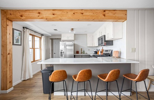 Rochester House | Lakefront Luxury on Lake Manitou - Modern Comforts & Stunning Views