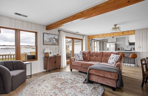 Rochester House | Lakefront Luxury on Lake Manitou - Modern Comforts & Stunning Views