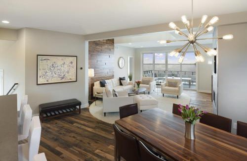 Mound House | Lakefront Luxury