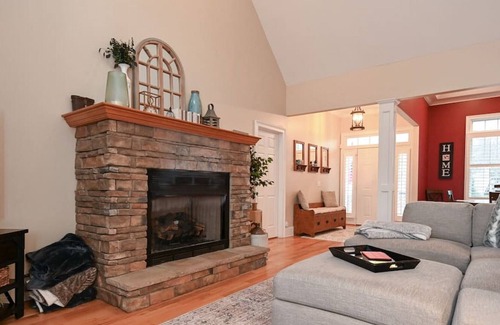 Toccoa House | Lakefront Manor w/ Hot Tub