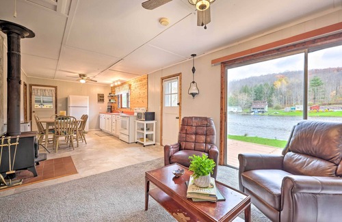 Morton House | Lakefront Montrose Home w/Dock, Pedal & Row Boats