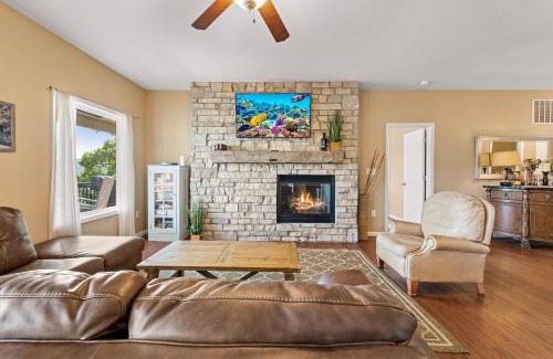 Lake of the Ozarks House | Lakefront Ozarks Home Tiki Bar, Pool, Deck, Views