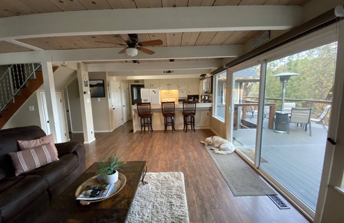 Lakehead House | Lakefront Paradise, 24 Guests, 4 Decks, 2 Hot Tubs, Water Toys, 7 Bedrm, 4 Bath
