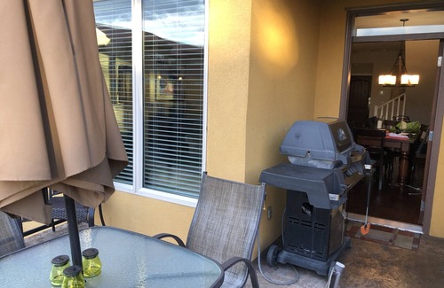 Westbank Condo | Lakefront, pool, hot tub, exc room. Bk Sept Oct . daily, weekly, or monthly