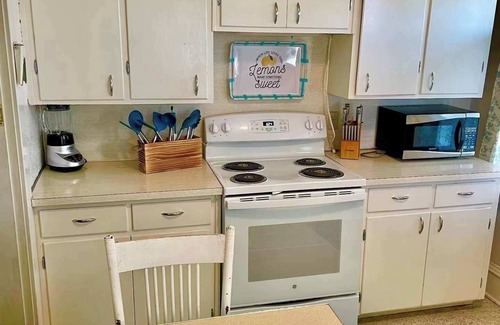 Battle Lake House | LAKEFRONT Private Dock Walk to Town 4 Bed Sleep 12
