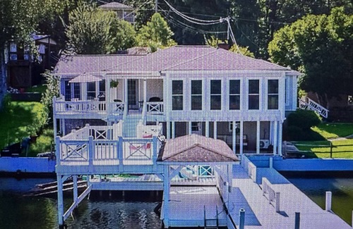 Fortson House | Lakefront property with beautiful views, deck, 35 min from Auburn Univ & Stadium