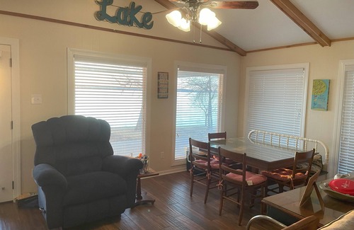 Leon County House | Lakefront Property with Boat Dock close to public boat ramp! Beautiful sunsets!