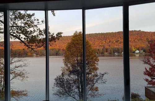 Frankford House | Lakefront Retreat Perfect for Families & Groups