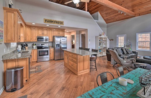 Cub Run House | Lakefront Retreat w/Views, Near Mammoth Cave!