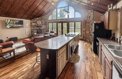 Gleason House | Lakefront Retreat in Gleason Northwoods