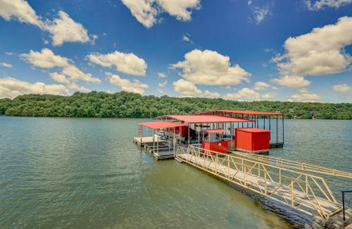 Rocky Mount House | Lakefront Rocky Mount Main House with 3 Cabins!