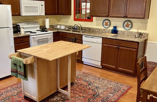 Whispering Pines Apartment | Lakefront Spacious Furnished One Bedroom Downstairs Apartment.nFull Kitchen!