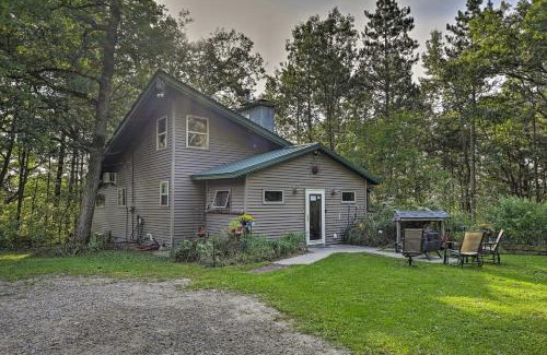 Stevens Point House | Lakefront Stevens Point Cabin, 1 Mi to Trails!