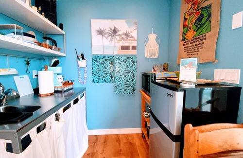 Bonney Lake Cottage | Lakefront Studio Cabin & Tiki Hut. Enjoy Summer Fun and Winter Serenity!
