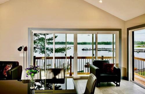 Carling House | Lakefront Studio Cottage #8