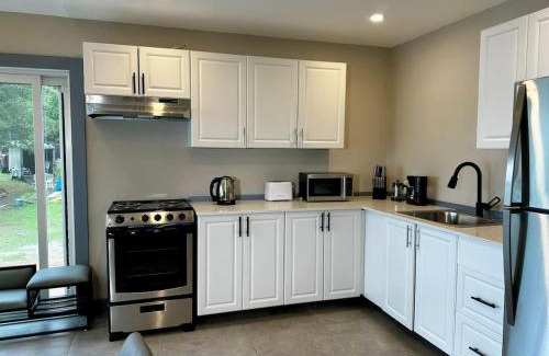 Carling House | Lakefront Studio Cottage #8