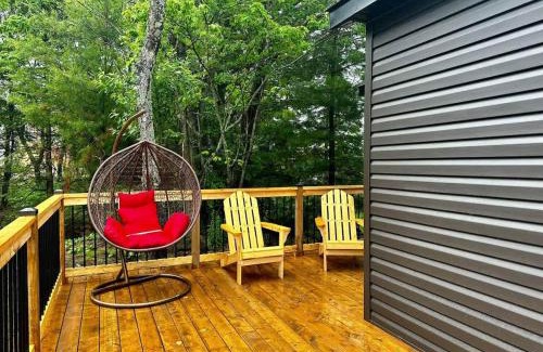 Carling House | Lakefront Studio Cottage #8