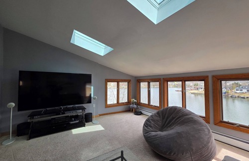 Hopatcong House | Lakefront Tranquility. Whole Home in Quiet Neighborhood in no-wake zone.