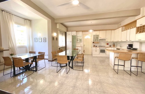 Toscolano Maderno Villa | Lakefront villa with secular park, private jetty and pool 10 km from Salò