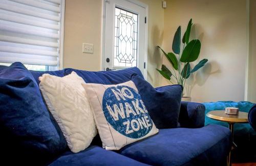 Winter Haven House | Lakefront Winter Haven Retreat Hot Tub and Patio!