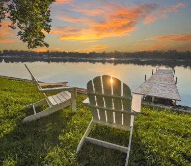 Pierceton House | Lakefrontkayakspaddleboatfishingpier