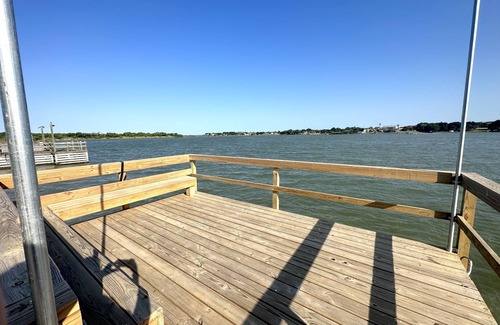 Dinero House | Lakehouse at Lake Corpus Christi with pier