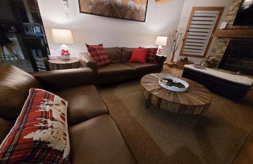 Val-des-Monts House | Lakehouse on Majestic Lac St Pierre