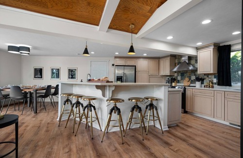 Battle Creek House | Lakehouse w/Heated Pool, Hot Tub, Pontoon, Kayaks, Games