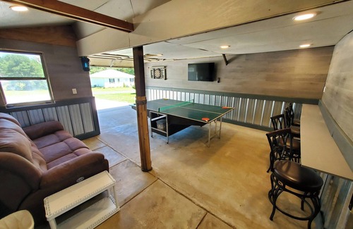 Scotland House | Lakehouse with Game Room, Direct Water Access, and Kayaks Included!