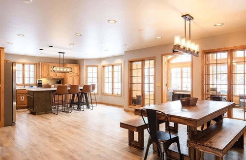 Rome House | Lakes and Links Luxury Retreat
