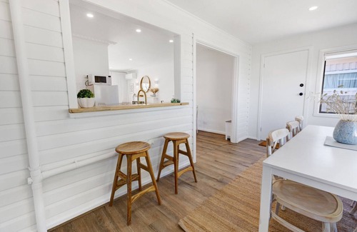 Lakes Entrance House | Lakes Entrance Beach House - Just a stone’s throw away from the foreshore