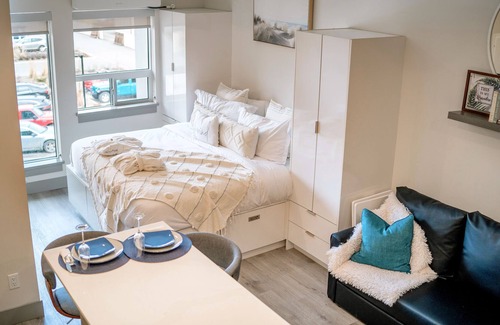 Vernon Resort | Lakeshore Beach Pad