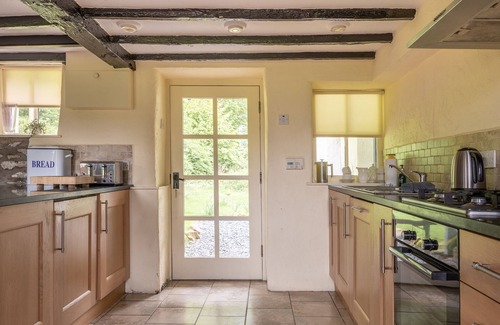 Graythwaite Cottage | Lakeshore cottage with Hot Tub - Hullet Hall