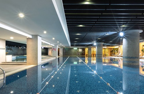 East District Hotel | Lakeshore Hotel