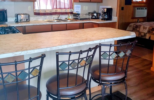 Iron River Hotel | Lakeshore Motel Ice Lake