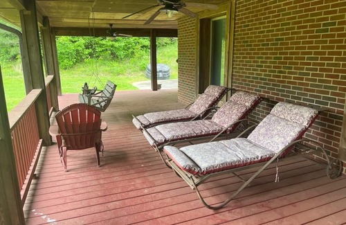 Franklin Cabin | Lakeside 2 bedroom suite in Nature Retreat LL23