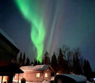 Kiruna House | LAKESIDE AURORA CABINS