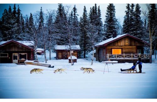 Kiruna House | LAKESIDE AURORA CABINS