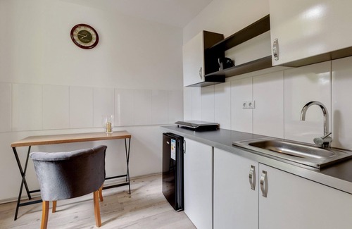 Oberhausen Apartment | Lakeside Base in Oberhausen