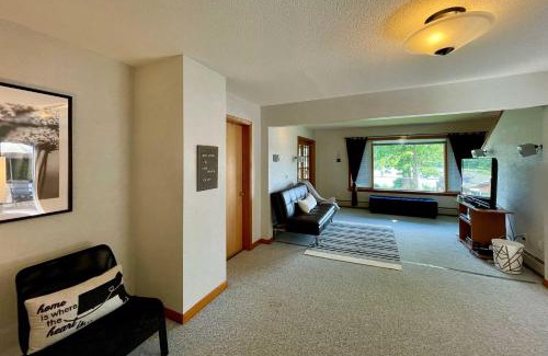 Lanesborough House | Lakeside Berkshires Home Near Hiking and Skiing!