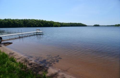 Cable House | Lakeside Bills Bay Cabin