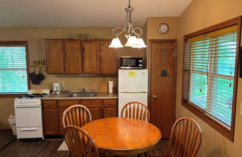 Manchester Cabin | Lakeside Cabin 4: Perfect Retreat at Enriched Cabins & Resort on Lake Delhi