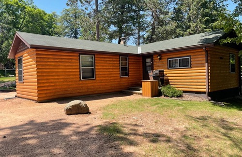 Watersmeet Cabin | Lakeside Cabin on Cisco Chain of Lakes