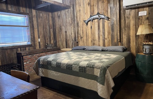 Mannford Cabin | Lakeside Cabin