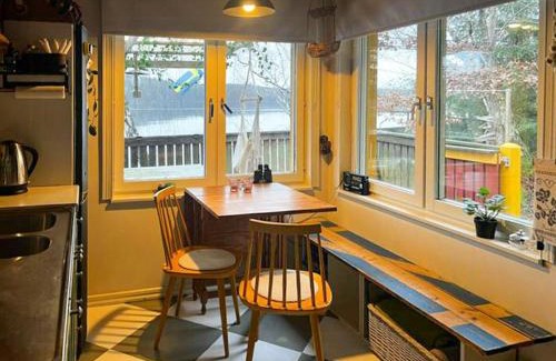 Lerum Municipality House | Lakeside Cabin With Paddle Board