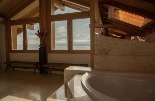 Gunten Ski Chalet | Lakeside Chalet with Panorama View