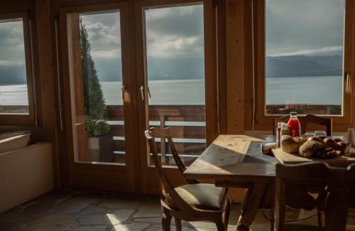 Gunten Ski Chalet | Lakeside Chalet with Panorama View