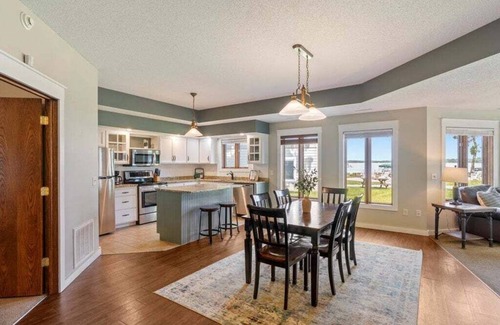Nisswa Condo | Lakeside Comfort in the Heart of Gull Lake, Beach Access, Boat Rentals